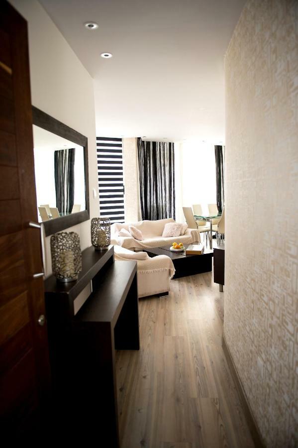 Sophia Court Apartment Ларнака Екстериор снимка
